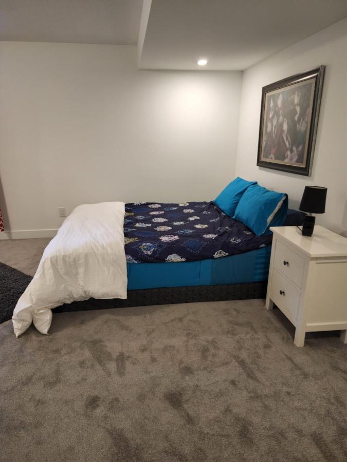 Place You Can Call Home !!! Near Ottawa Airport Exteriér fotografie